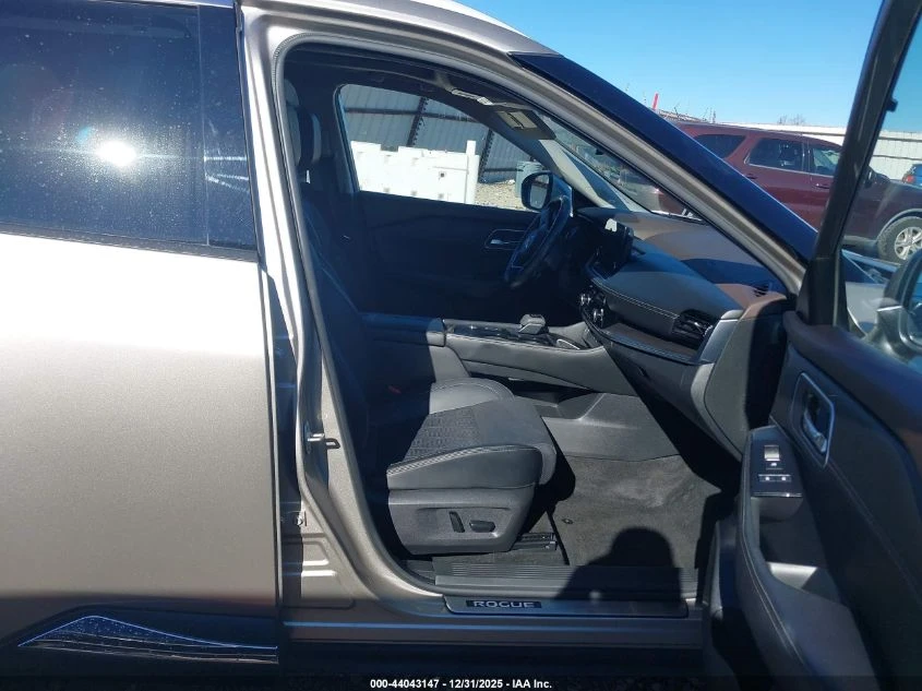 Nissan Rogue 1.5L I-3 DI, DOHC, VVT, TURBO, 201HP Front Wheel | Mobile.bg � ����������� 11