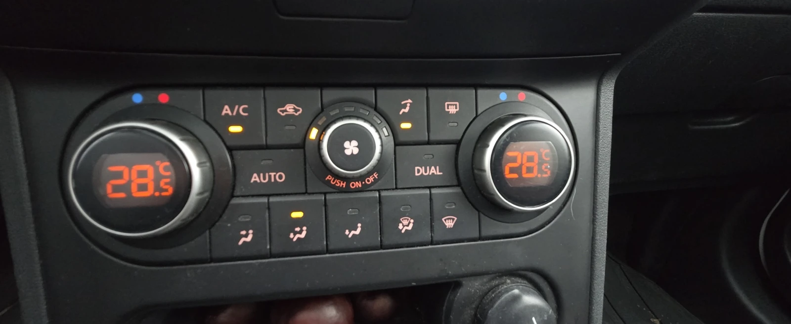 Nissan Qashqai, снимка 17 - Автомобили и джипове - 53762888