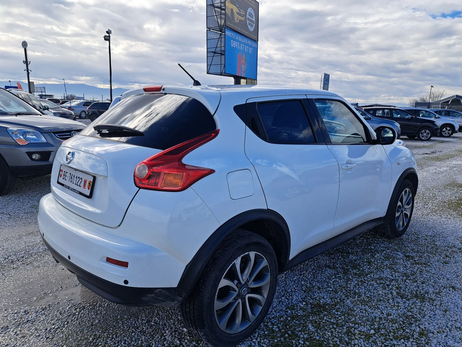 Nissan Juke 1.6 КОЖА/НАВИГАЦИЯ, снимка 8 - Автомобили и джипове - 53859273
