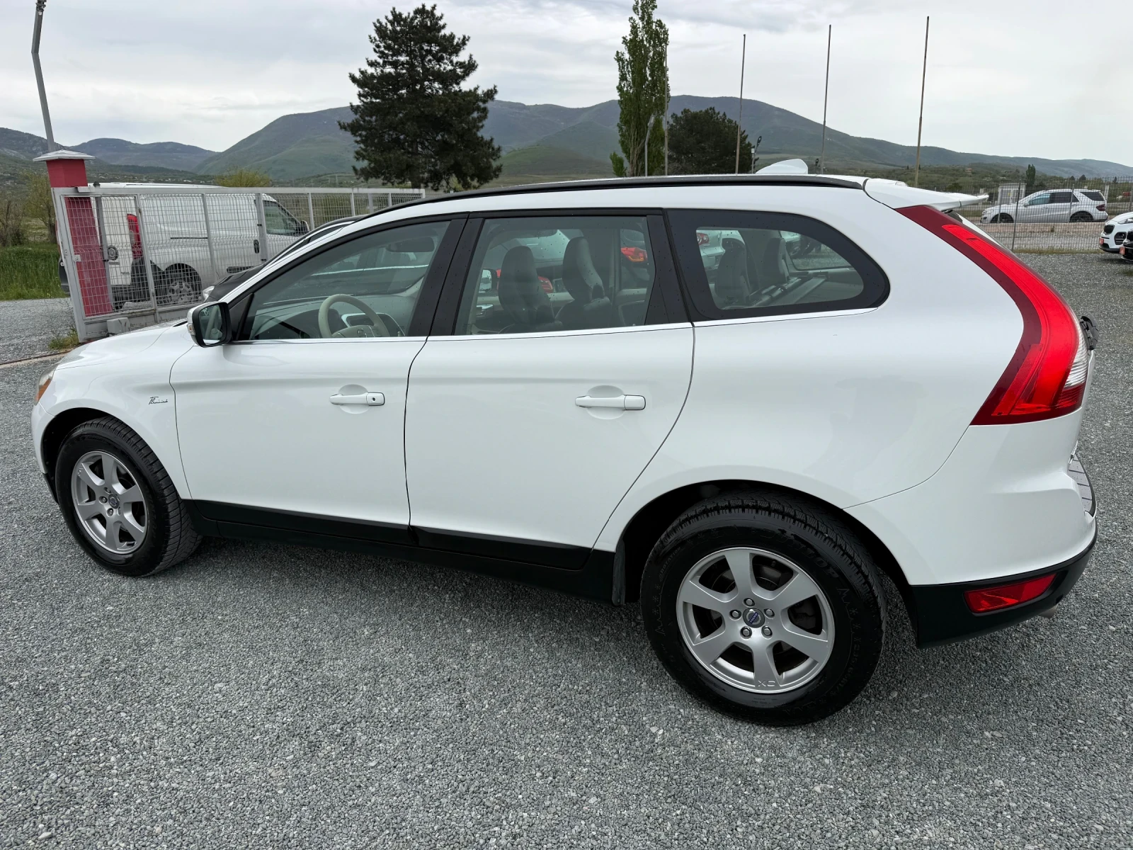 Volvo XC60 (KATO НОВА)^(4x4), снимка 9 - Автомобили и джипове - 54352352