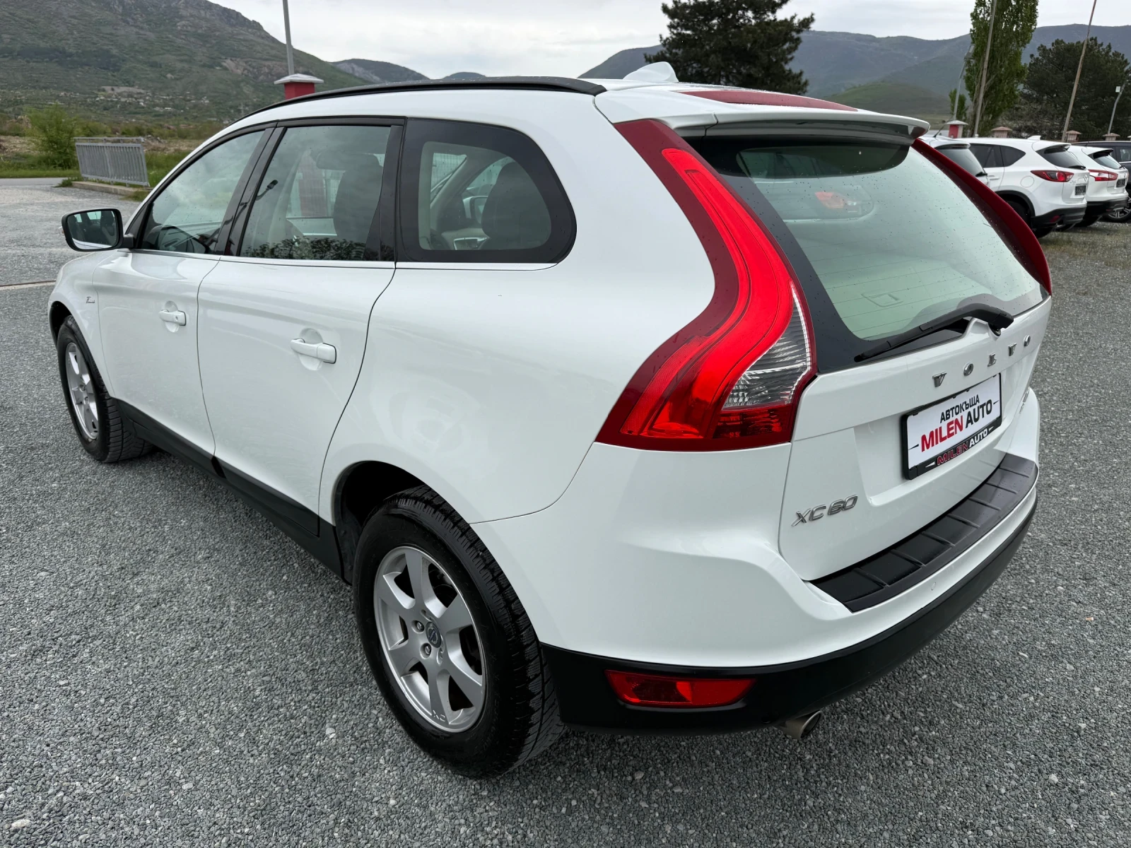 Volvo XC60 (KATO НОВА)^(4x4), снимка 8 - Автомобили и джипове - 54352352