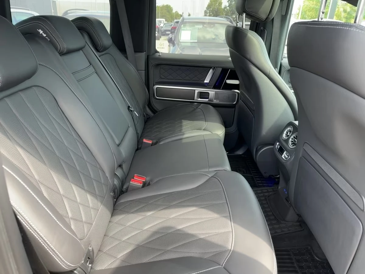 Mercedes-Benz G 450 d / AMG/ NIGHT/ MANUFAKTUR/ BURM/ 360/ MULTIBEAM /, снимка 17 - Автомобили и джипове - 55802897