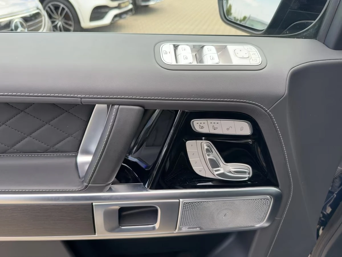 Mercedes-Benz G 450 d / AMG/ NIGHT/ MANUFAKTUR/ BURM/ 360/ MULTIBEAM /, снимка 6 - Автомобили и джипове - 55802897