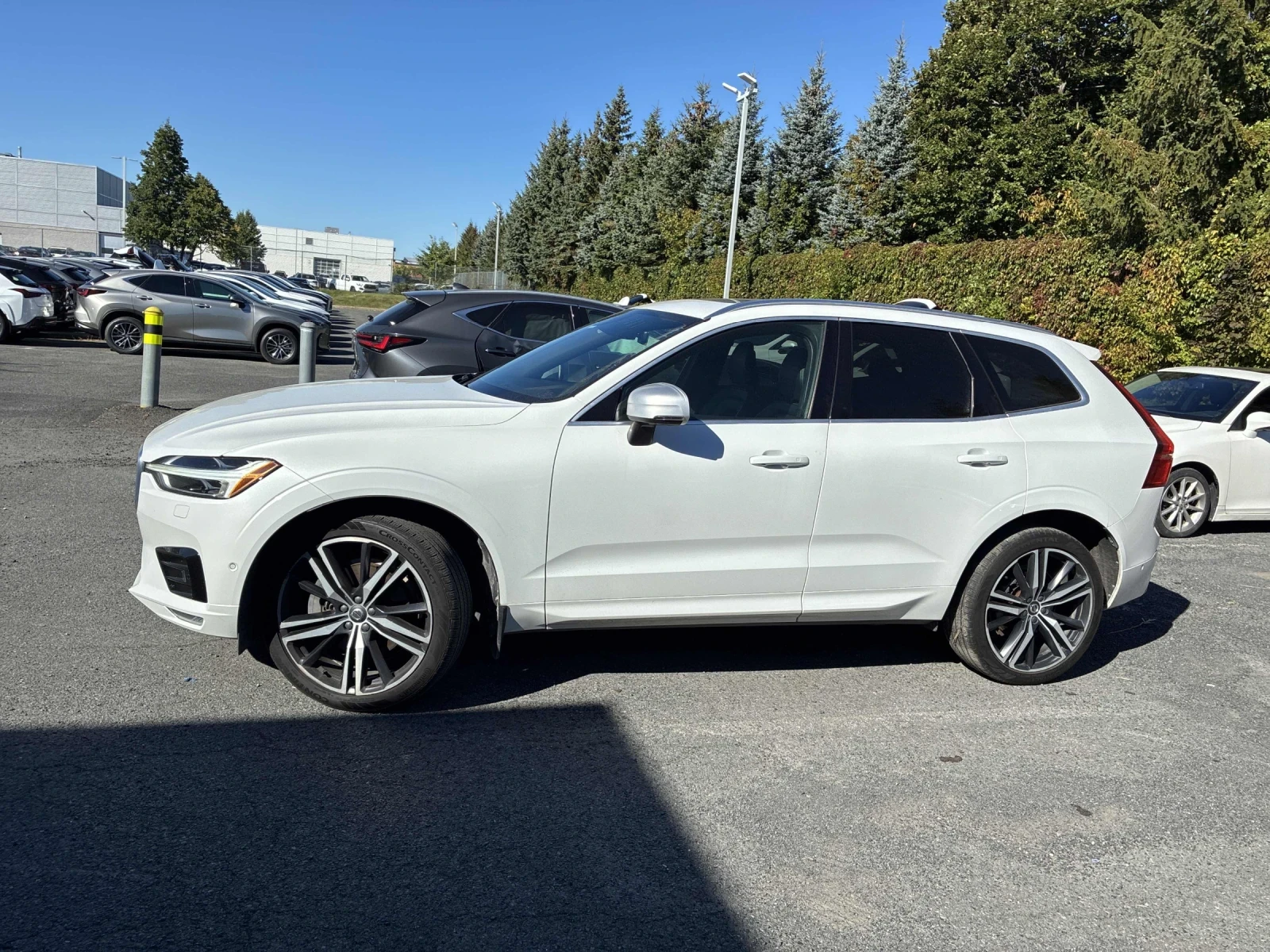 Volvo Xc90 R-Design* 360* Pano* Обдух* 2ключа* , снимка 3 - Автомобили и джипове - 56293958