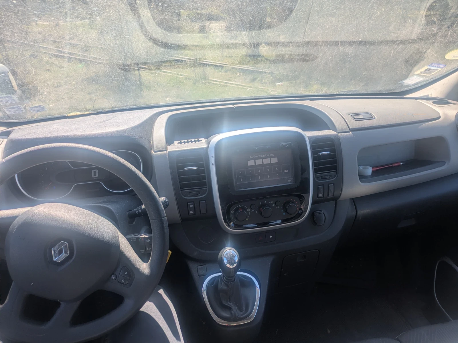 Renault Trafic, снимка 7 - Бусове и автобуси - 53797218