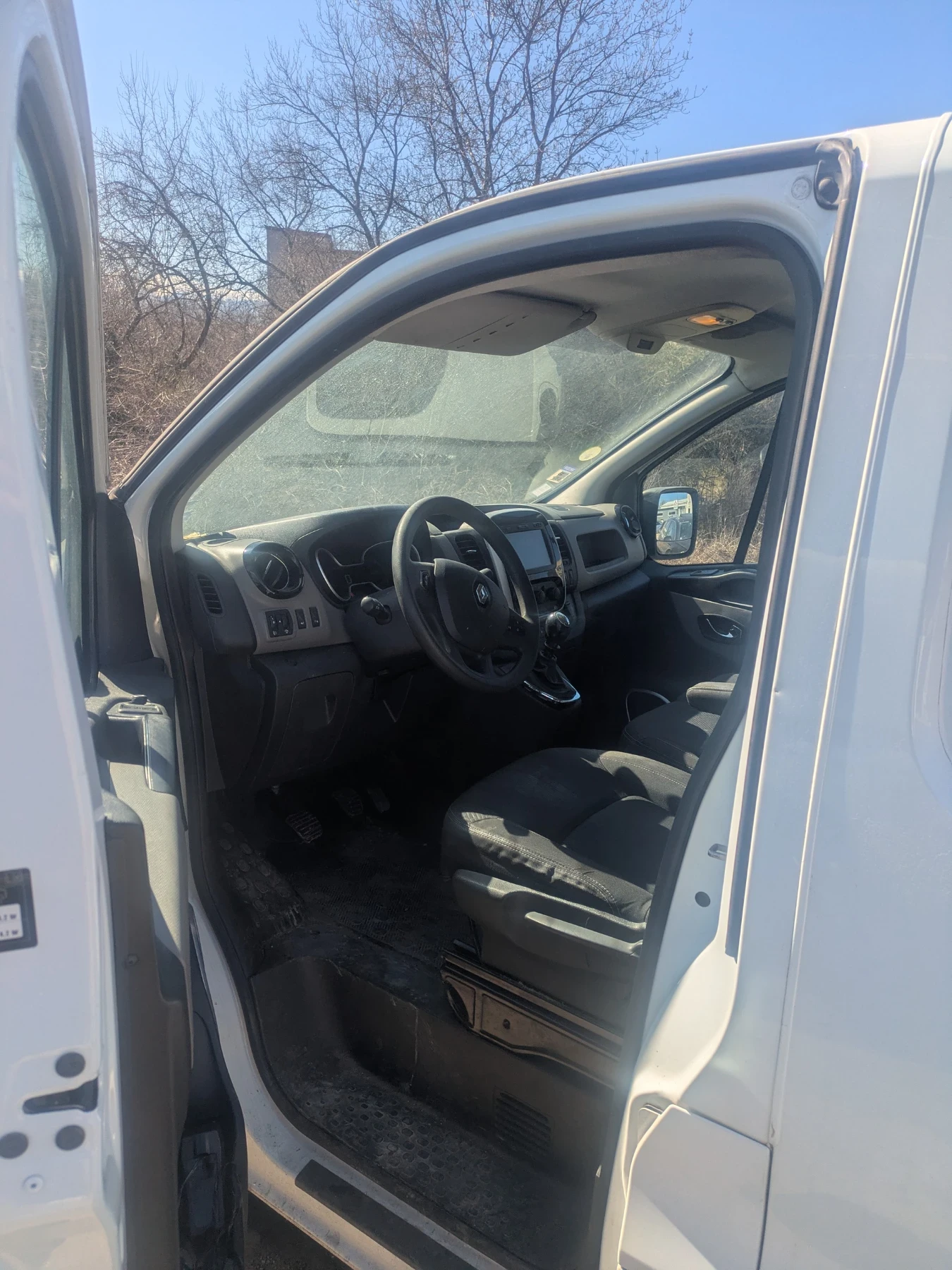 Renault Trafic, снимка 6 - Бусове и автобуси - 53797218