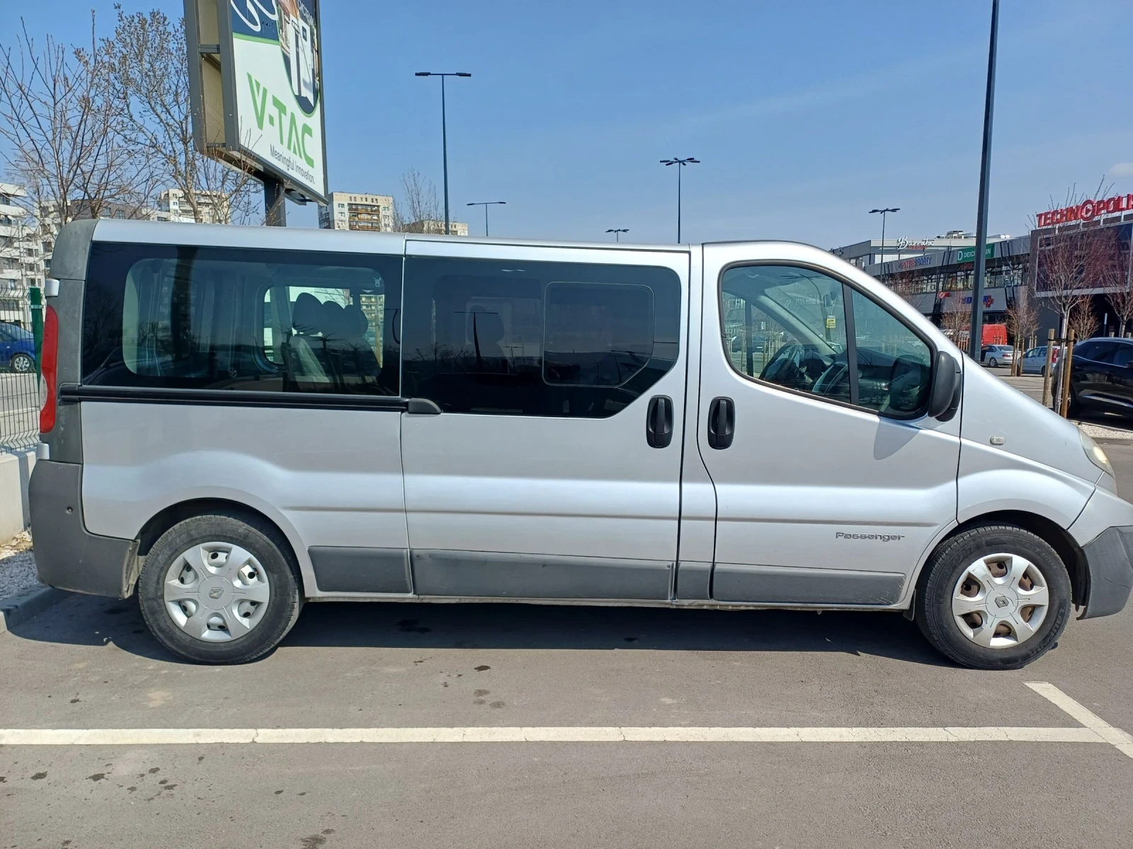 Renault Trafic 2.0D КЛИМАТИК, снимка 4 - Бусове и автобуси - 53954032