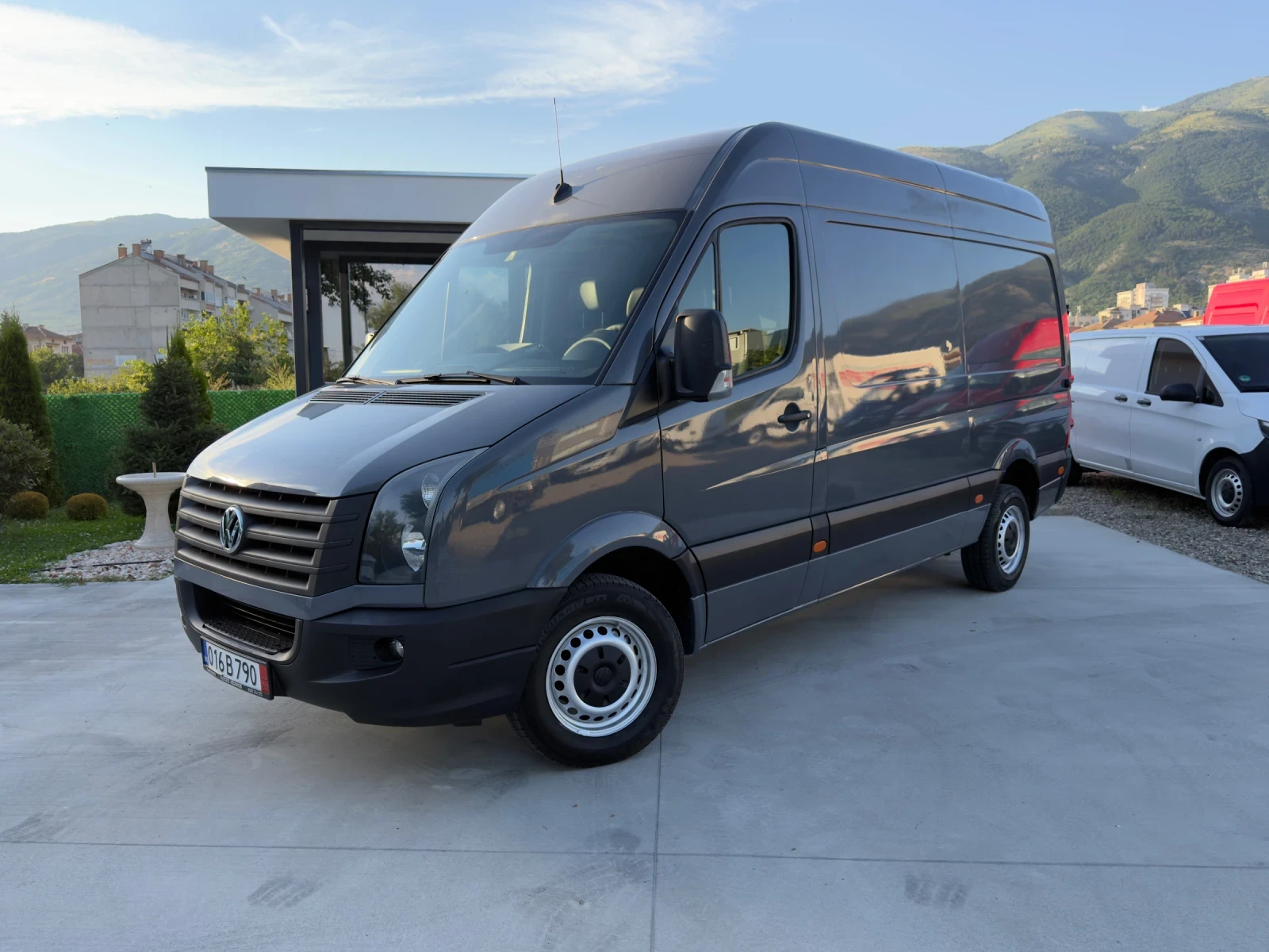 VW Crafter 2.0/ TDI / Климатик /, снимка 2 - Бусове и автобуси - 55105347