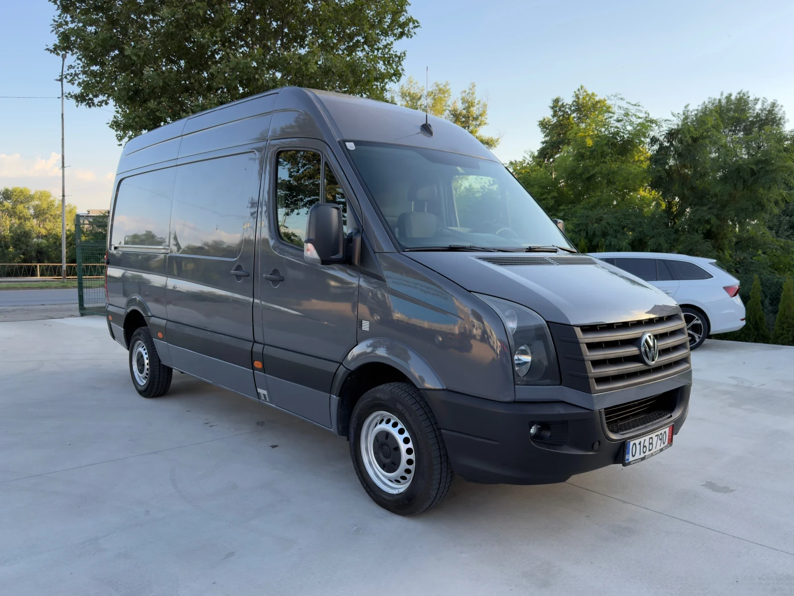 VW Crafter 2.0/ TDI / Климатик /, снимка 6 - Бусове и автобуси - 55105347