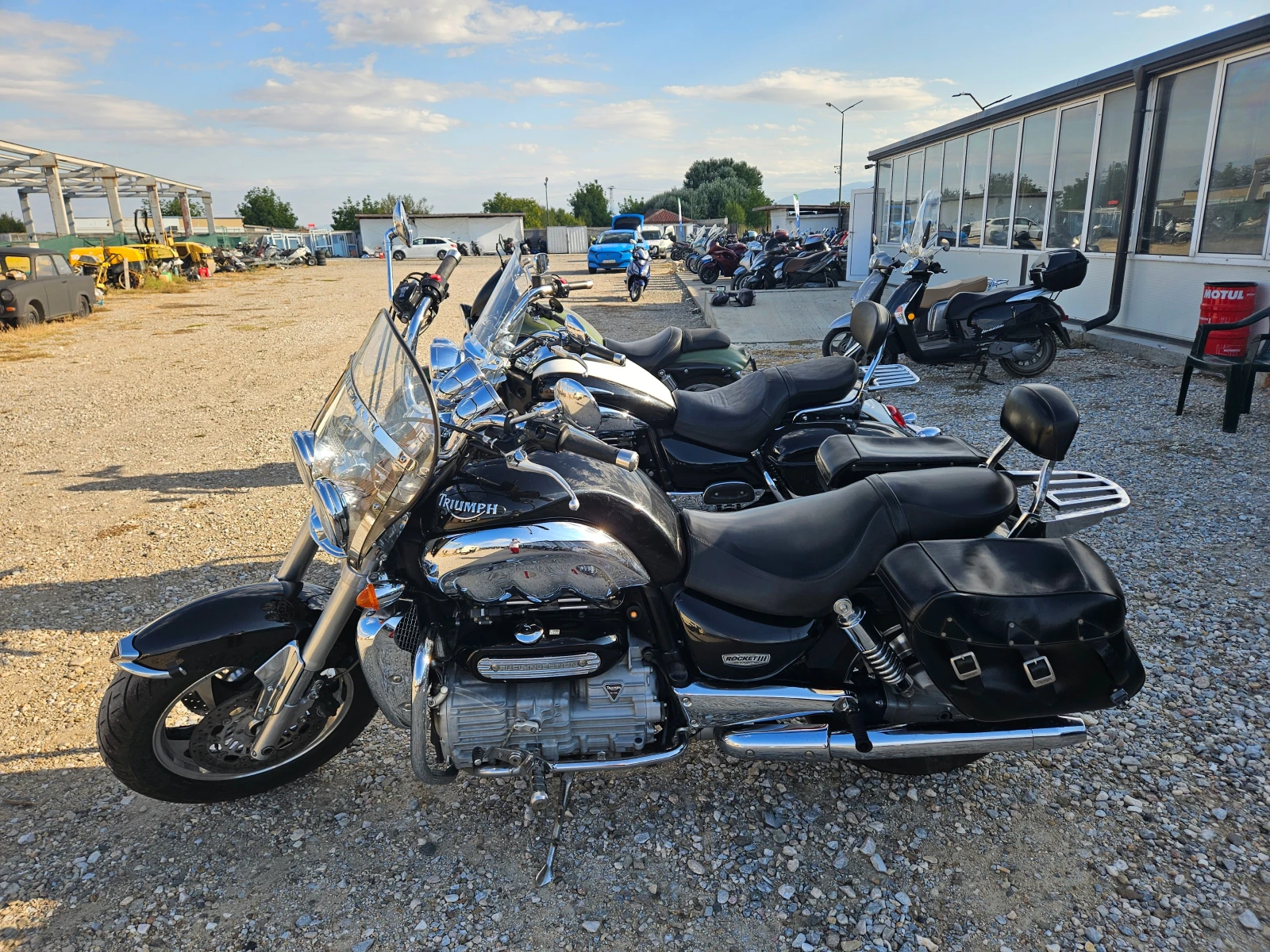 Triumph Rocket   | Mobile.bg   14