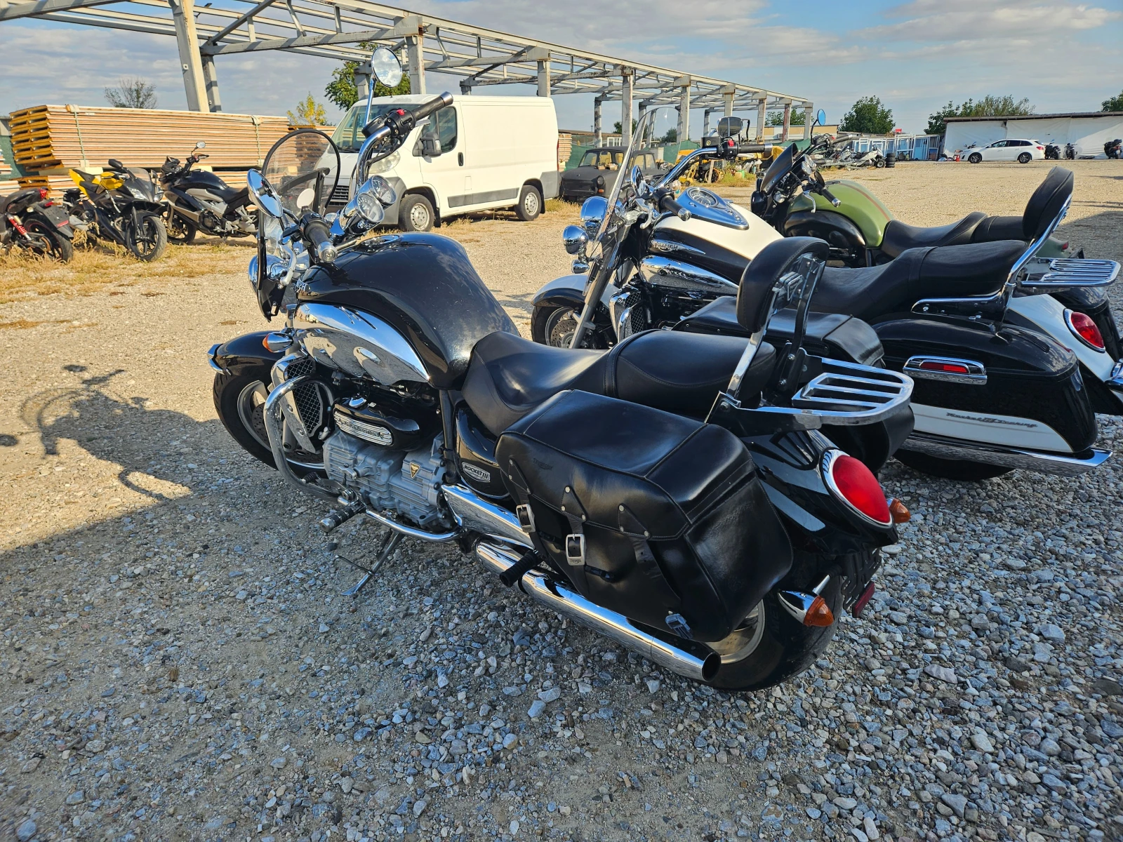 Triumph Rocket   | Mobile.bg   13