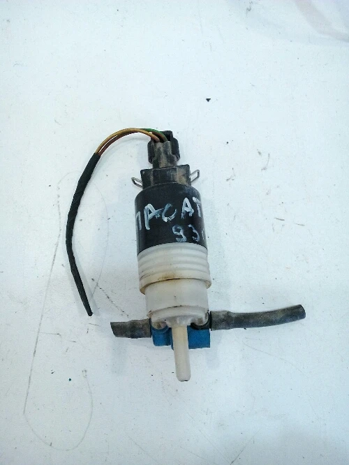 Помпа чистачки Фолксваген Пасат