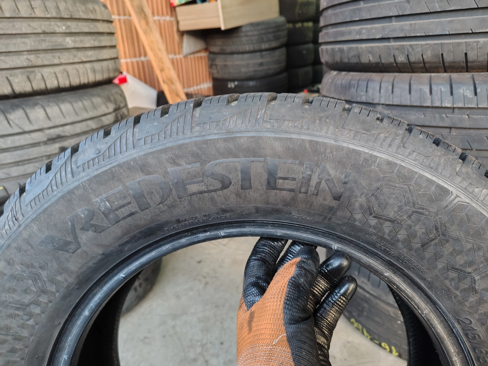 Гуми Зимни 215/65R16, снимка 6 - Гуми и джанти - 54091319