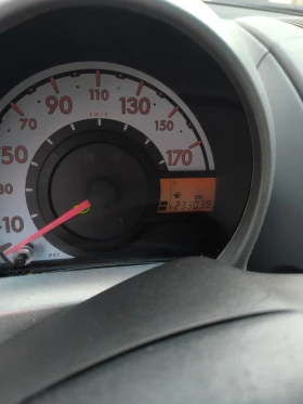 Toyota Aygo 1.0i газ+ КЛИМАТИК, снимка 12