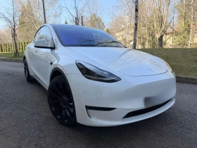 Tesla Model Y PERFORMANCE / DUAL MOTOR