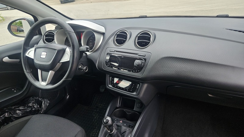 Seat Ibiza 1.4i* Климатроник* Recaro* , снимка 4 - Автомобили и джипове - 46006833