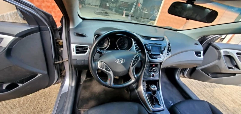 Hyundai Elantra, снимка 4 - Автомобили и джипове - 46801873