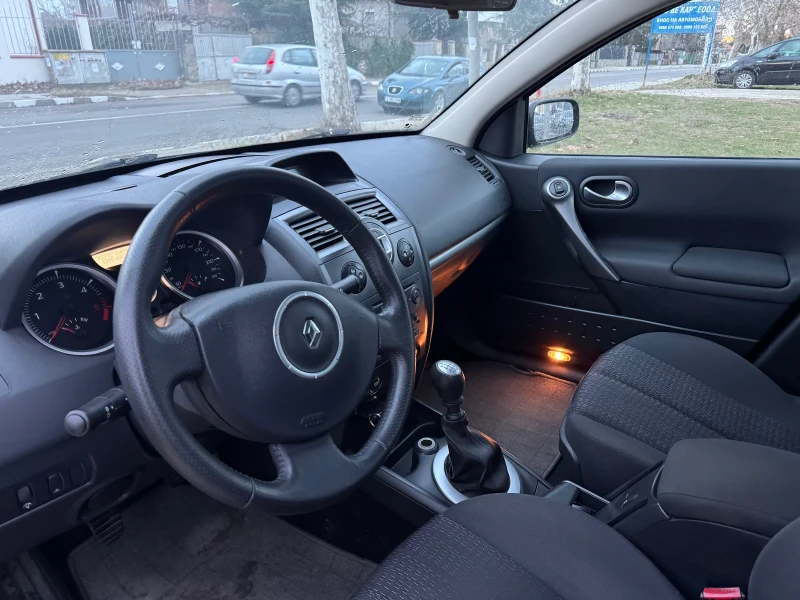 Renault Megane 1.9 DIESEL AUSTRIA, снимка 9 - Автомобили и джипове - 48548432