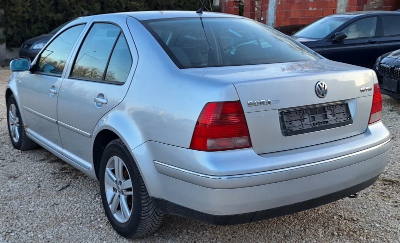 VW Bora 1.6i, снимка 6 - Автомобили и джипове - 49551966