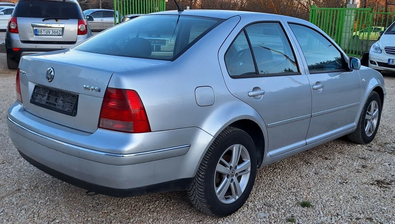 VW Bora 1.6i, снимка 5 - Автомобили и джипове - 49551966