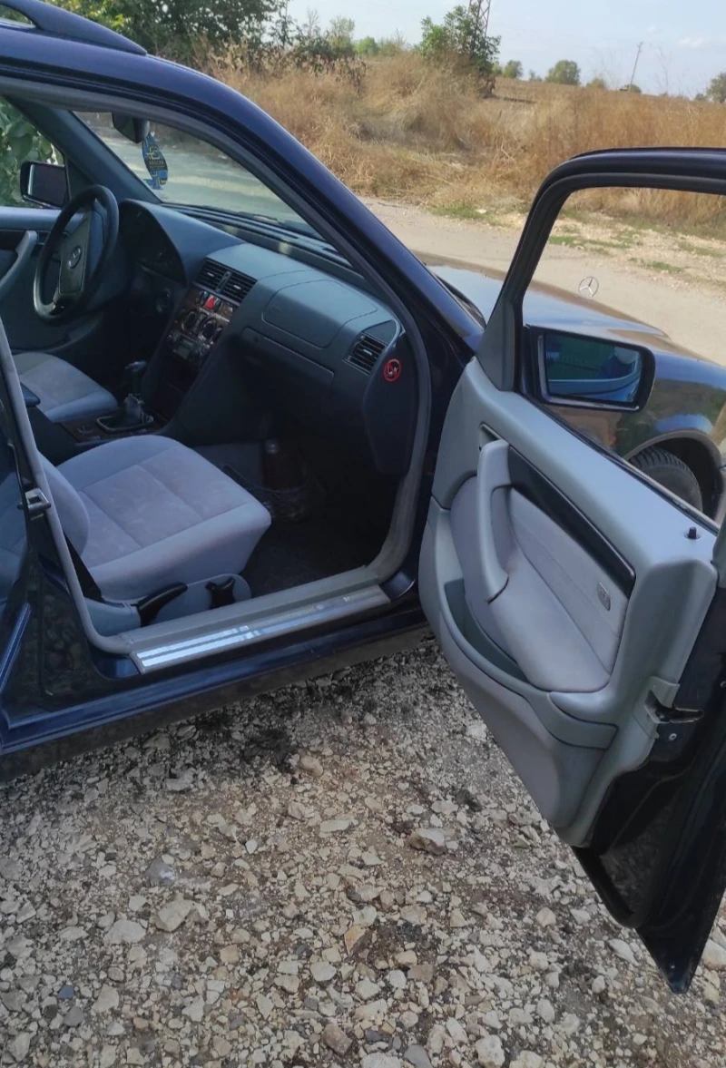 Mercedes-Benz C 220, снимка 12 - Автомобили и джипове - 52529509