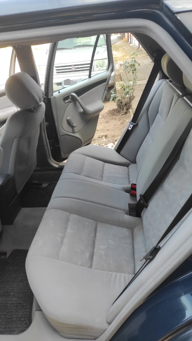 Mercedes-Benz C 220, снимка 10 - Автомобили и джипове - 52529509