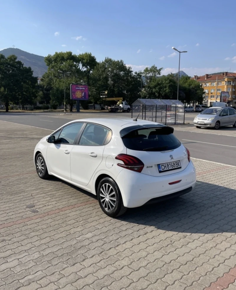 Peugeot 208, снимка 4 - Автомобили и джипове - 52332211