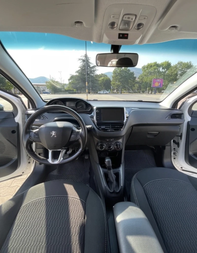 Peugeot 208, снимка 10 - Автомобили и джипове - 52332211