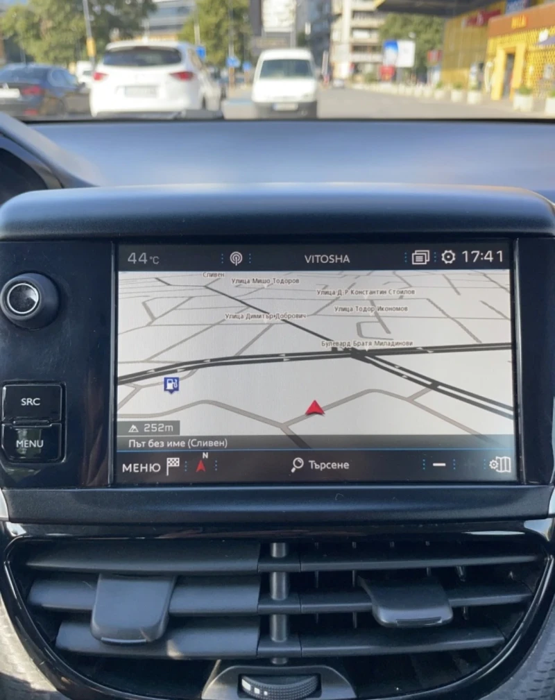 Peugeot 208, снимка 12 - Автомобили и джипове - 52332211