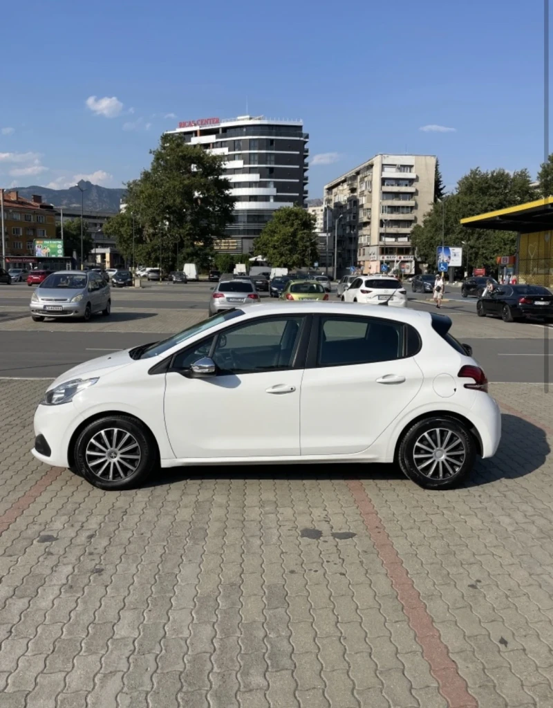Peugeot 208, снимка 2 - Автомобили и джипове - 52332211