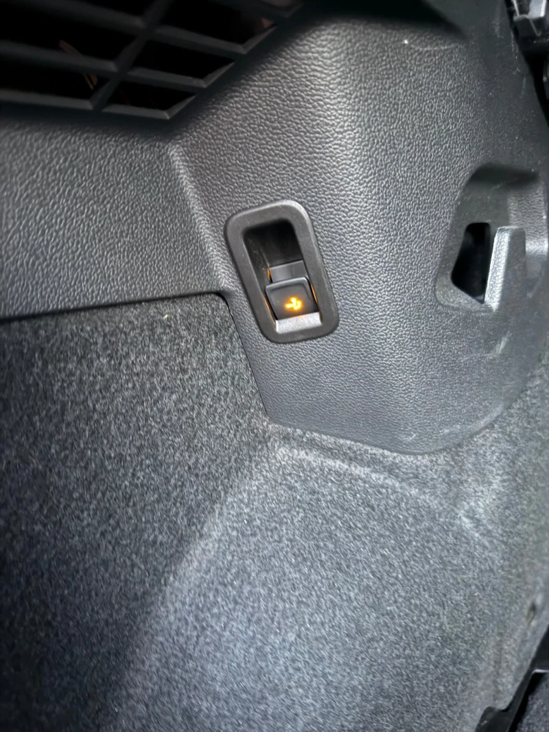 VW Golf 2.0 TDI, снимка 14 - Автомобили и джипове - 53287934