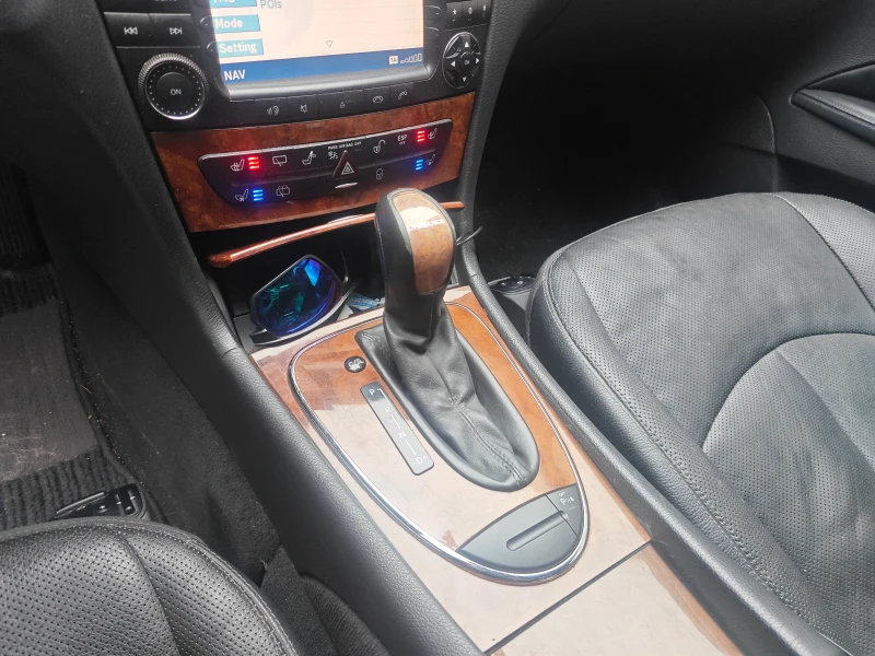 Mercedes-Benz E 320 CDI 204, снимка 10 - Автомобили и джипове - 53461913