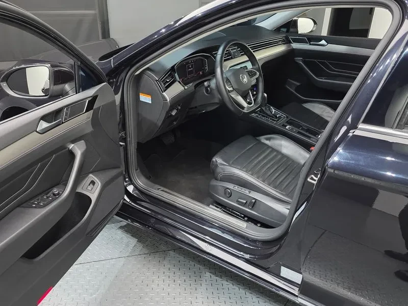 VW Passat 2.0 Tdi Prestige - САМО 30% АВАНС, снимка 10 - Автомобили и джипове - 55483451