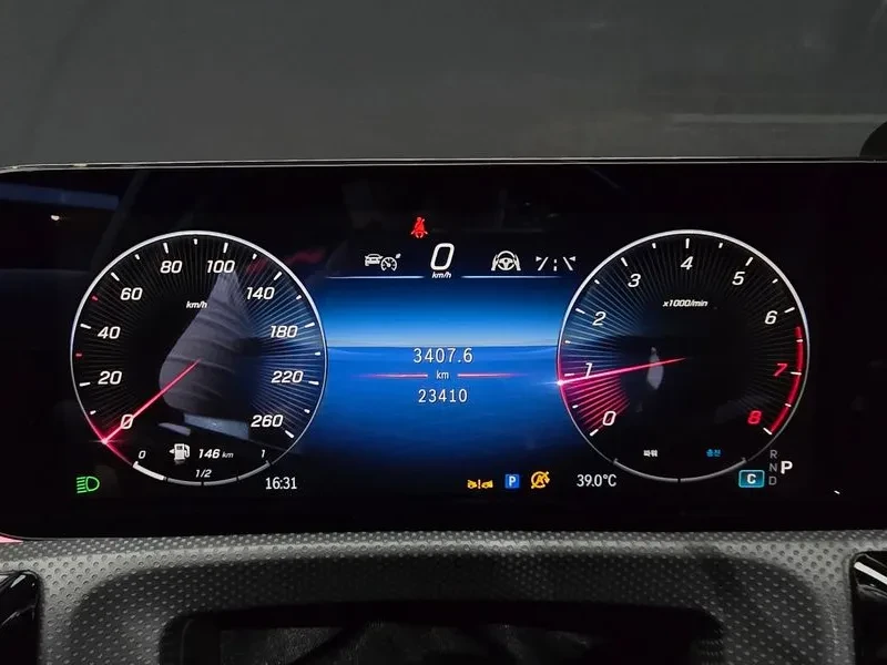 Mercedes-Benz CLA, снимка 7 - Автомобили и джипове - 55716097
