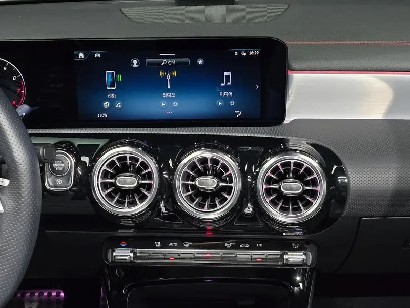 Mercedes-Benz CLA, снимка 16 - Автомобили и джипове - 55716097