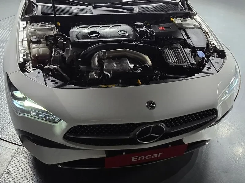 Mercedes-Benz CLA, снимка 5 - Автомобили и джипове - 55716097