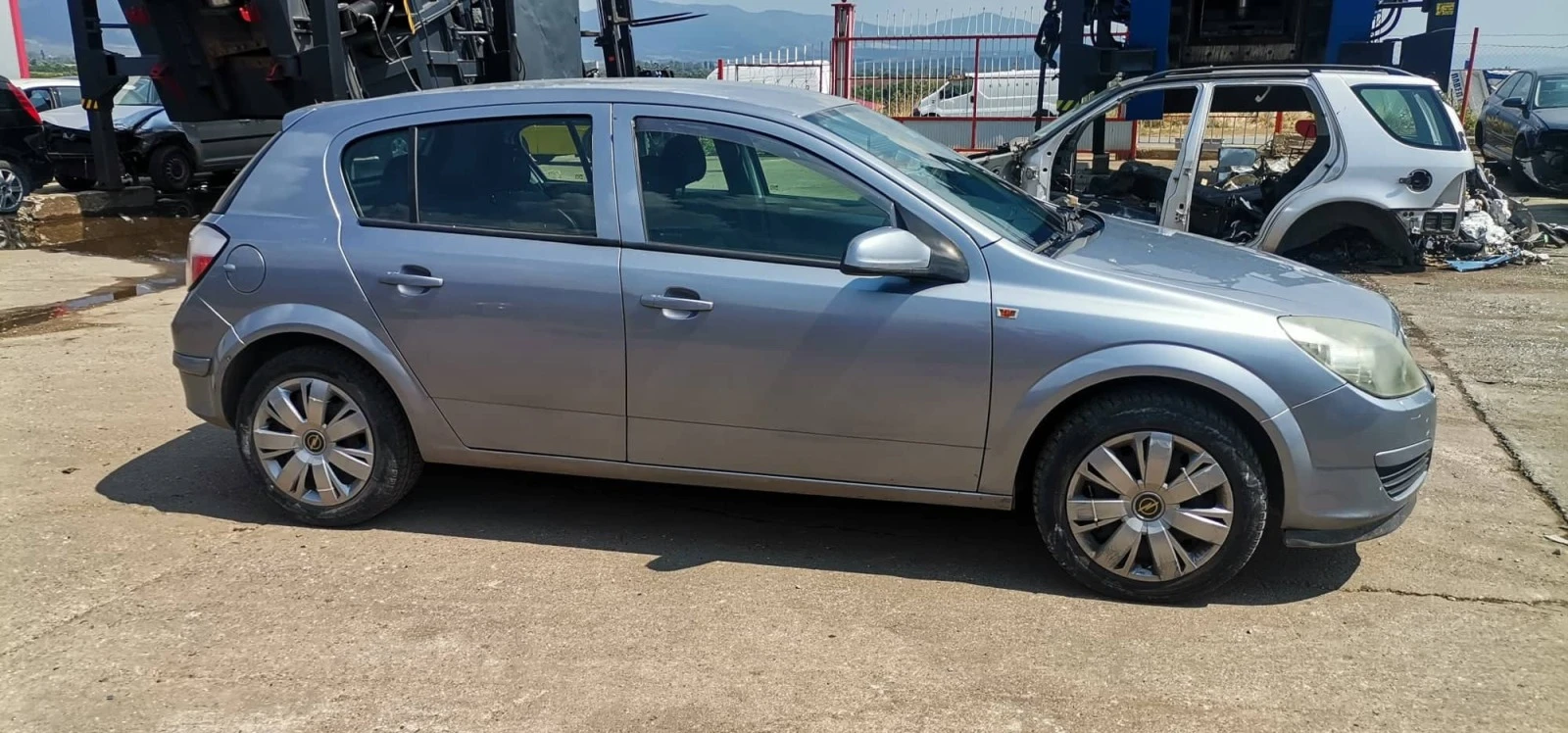 Opel Astra 1.6 - изображение 4