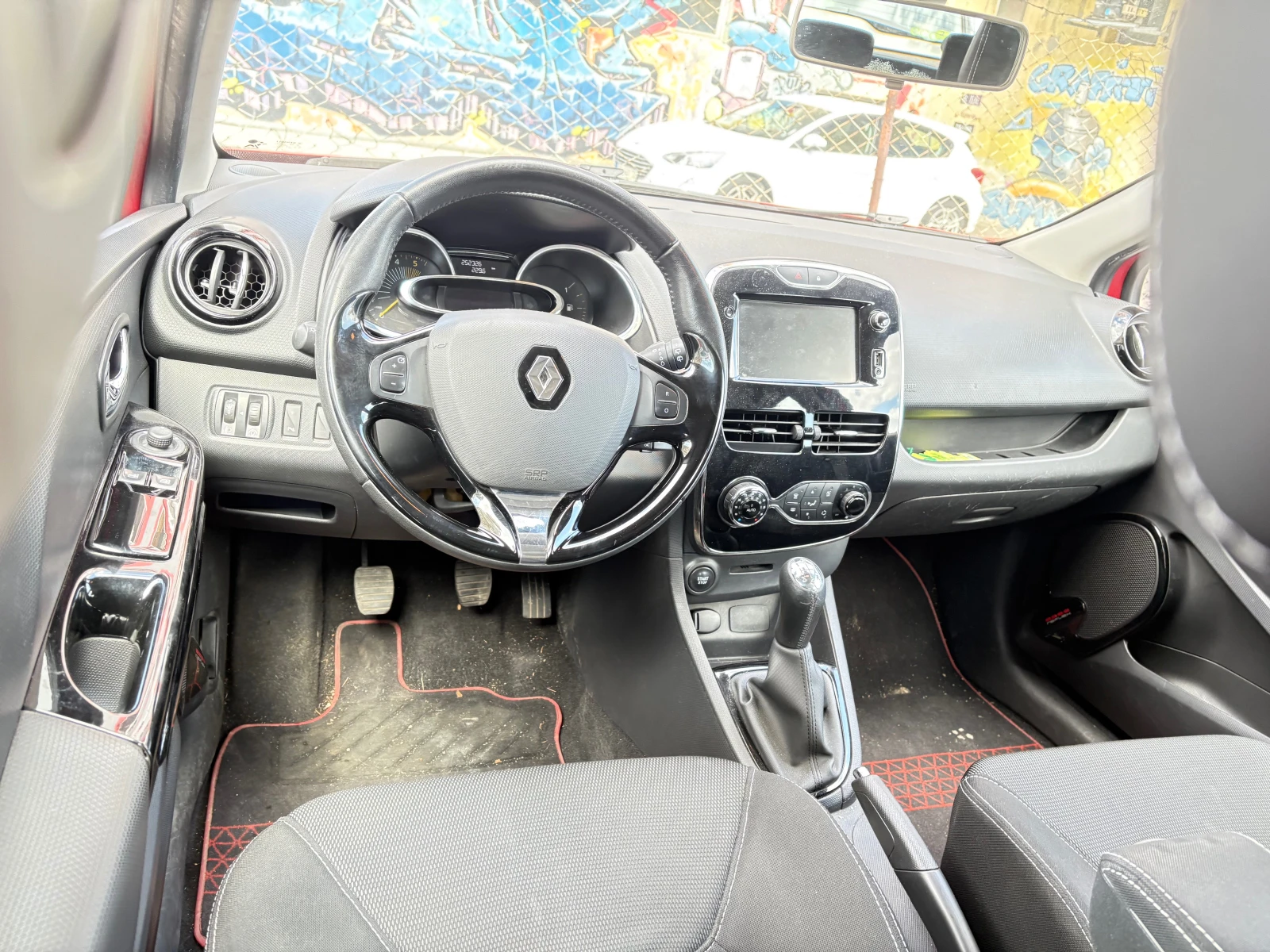 Renault Clio 1.5DCI - изображение 10