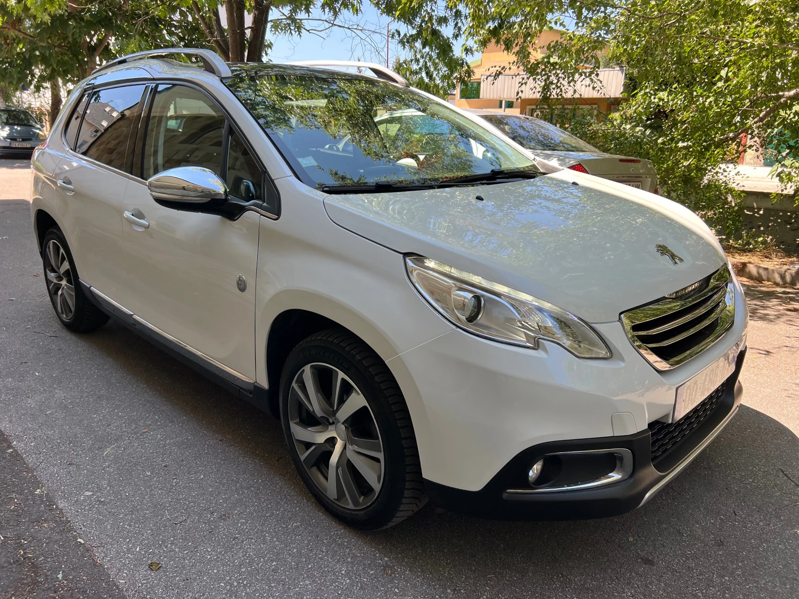 Peugeot 2008 1.6 HDI LED/NAVI/PANORAMA, снимка 8 - Автомобили и джипове - 52901156