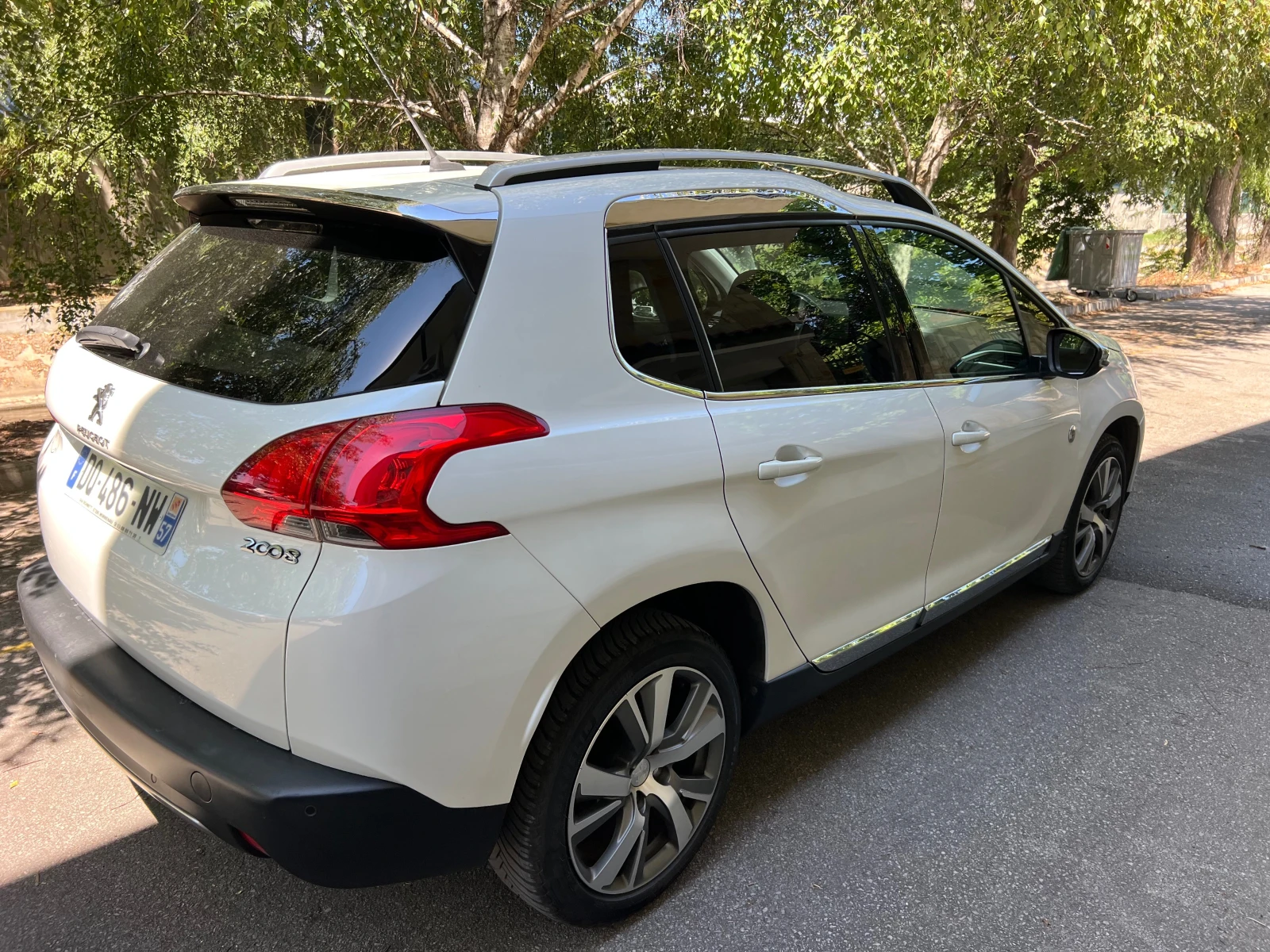 Peugeot 2008 1.6 HDI LED/NAVI/PANORAMA, снимка 3 - Автомобили и джипове - 52901156