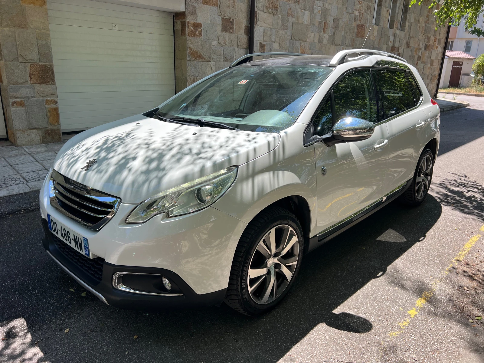 Peugeot 2008 1.6 HDI LED/NAVI/PANORAMA