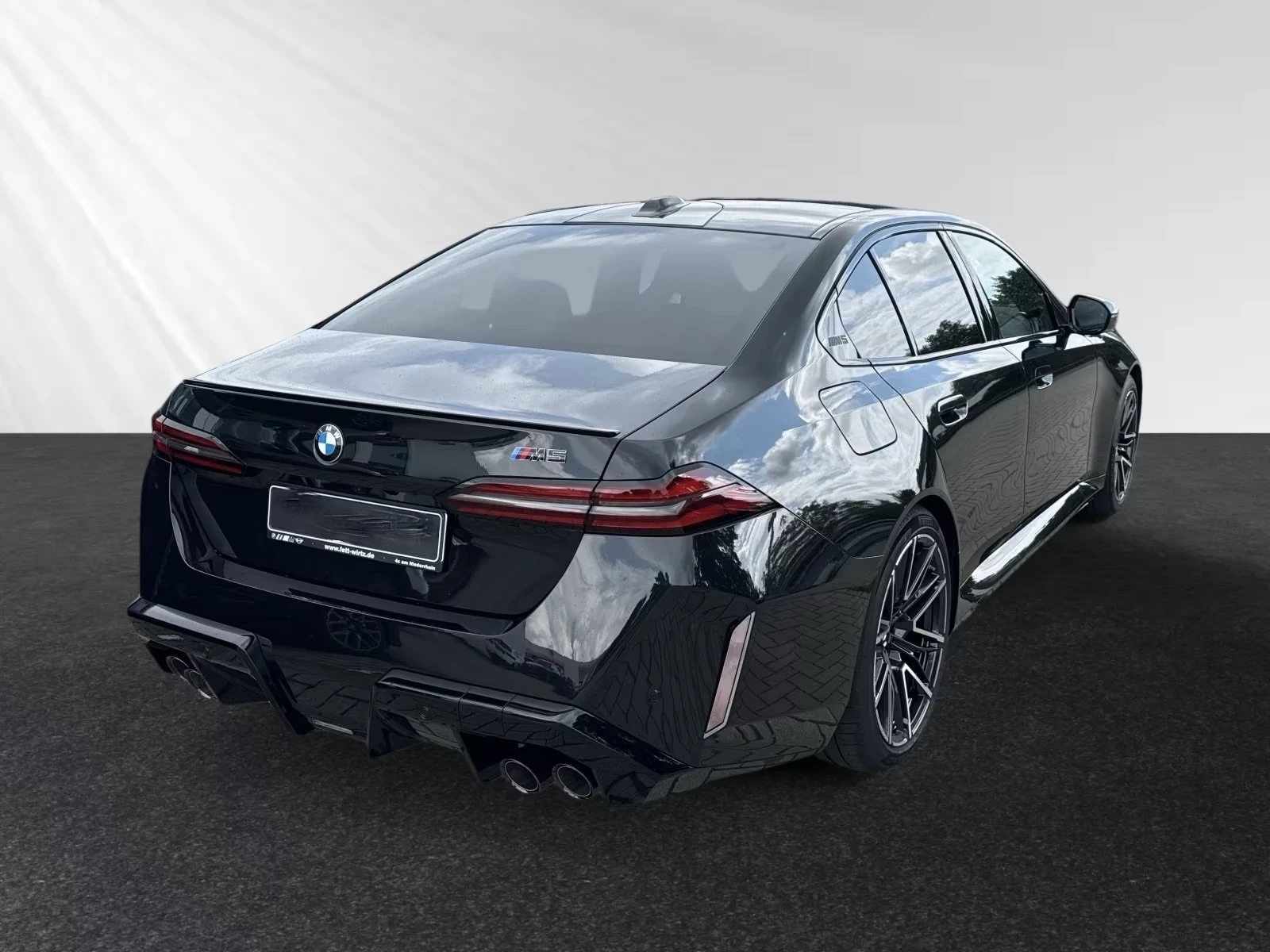 BMW M5  - изображение 2