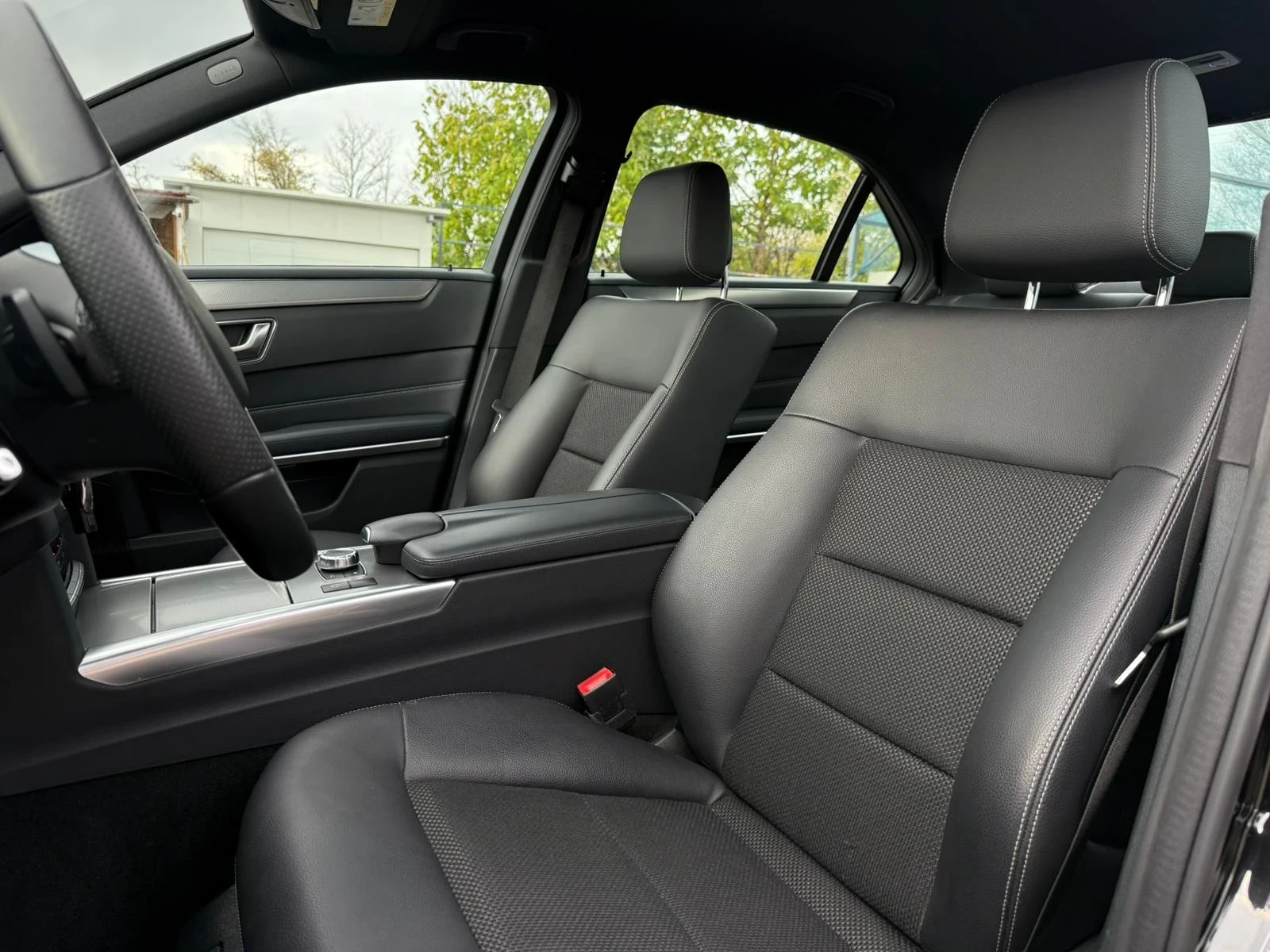 Mercedes-Benz E 250 Bluetec AMG Line 9G-tronic LED Ambient NAVI - изображение 9