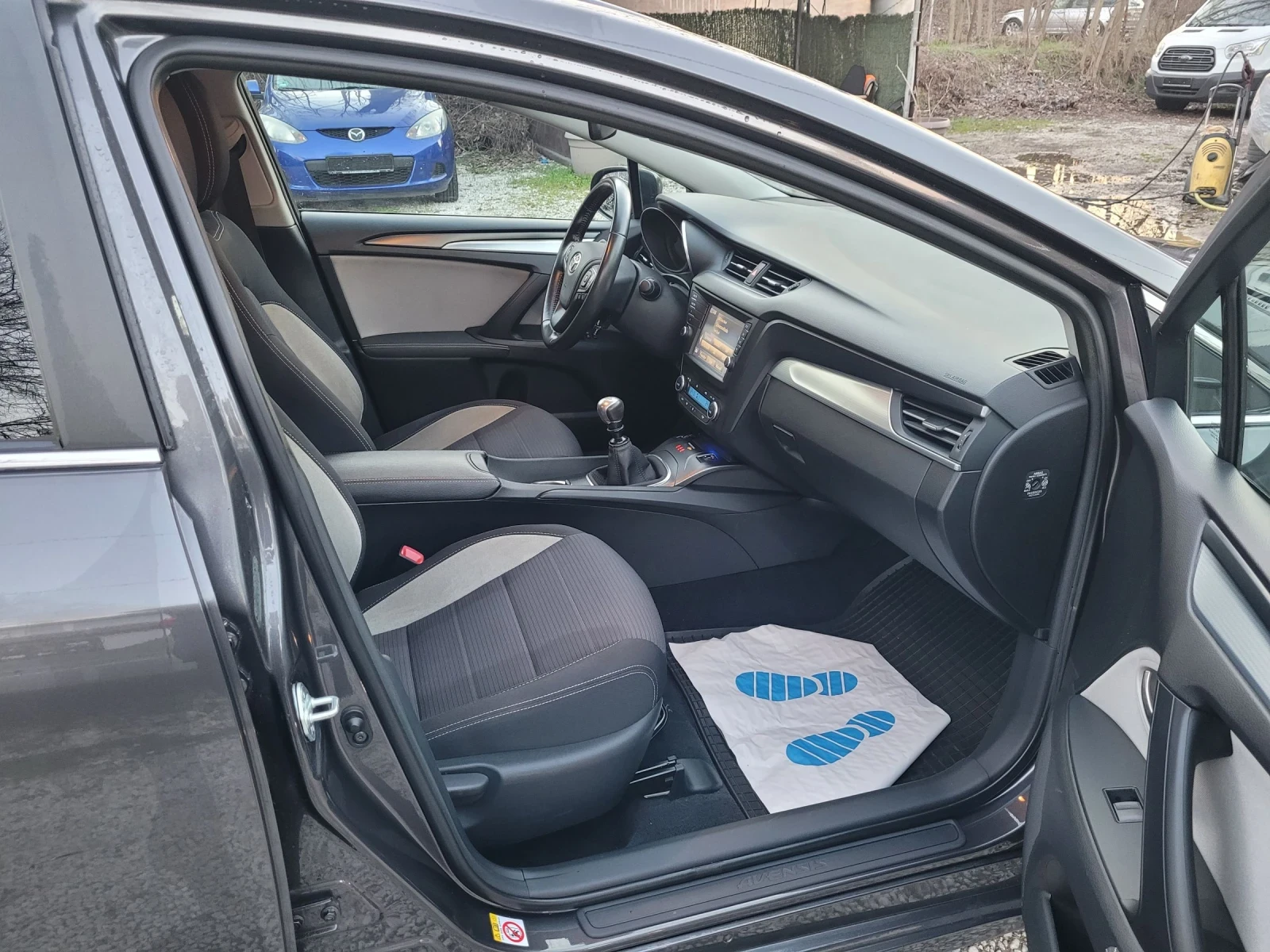 Toyota Avensis 2.0 D-4D  - изображение 8