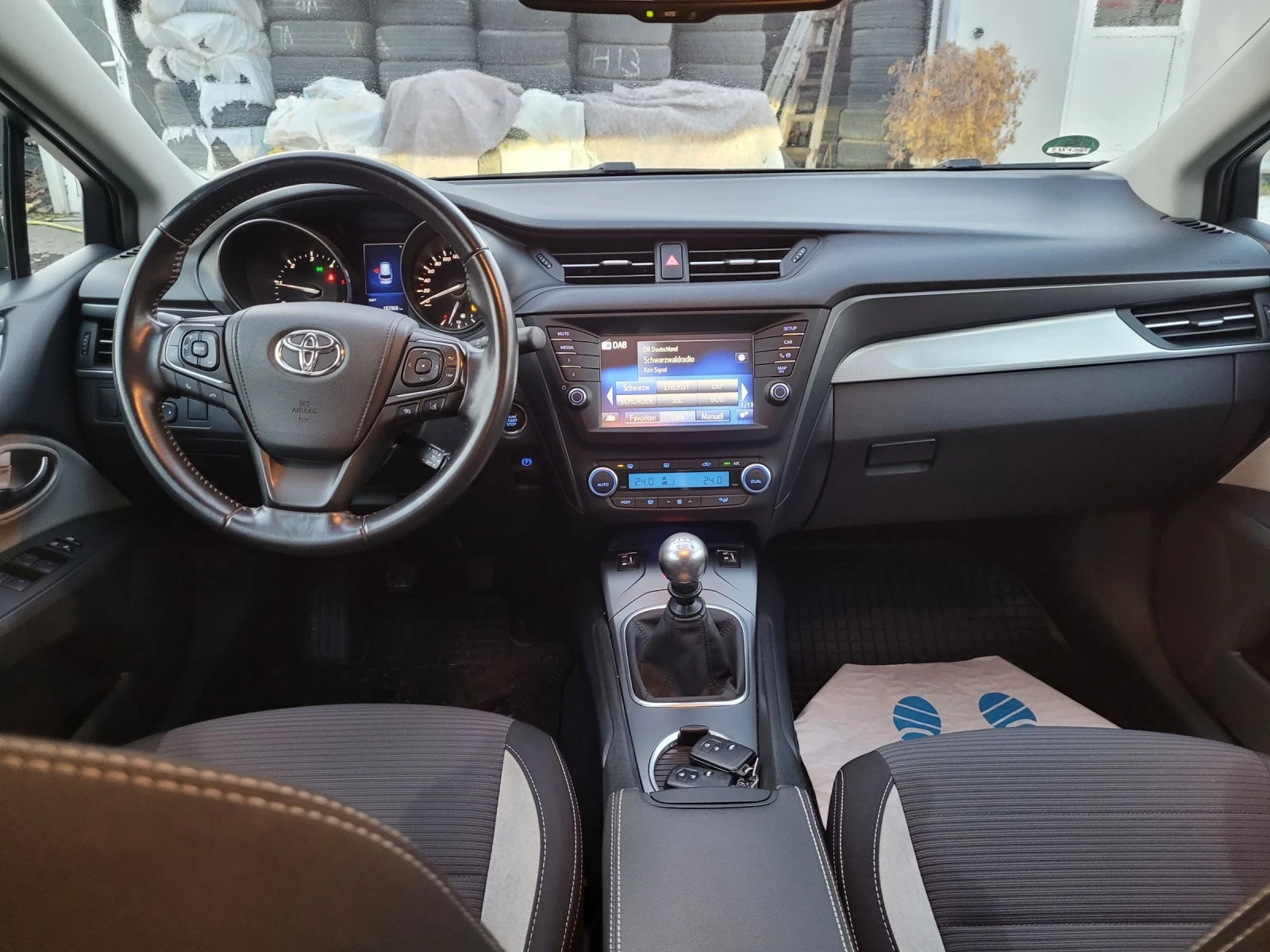 Toyota Avensis 2.0 D-4D  - изображение 10