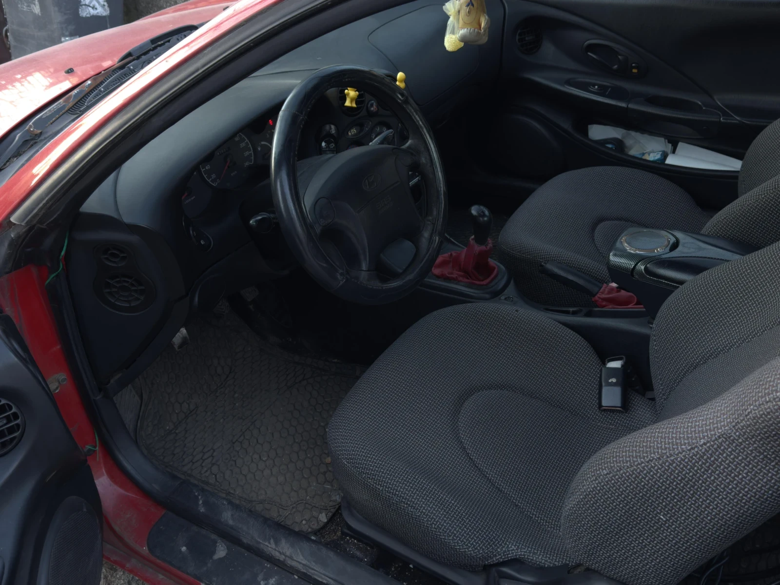 Hyundai Coupe, снимка 15 - Автомобили и джипове - 53786545