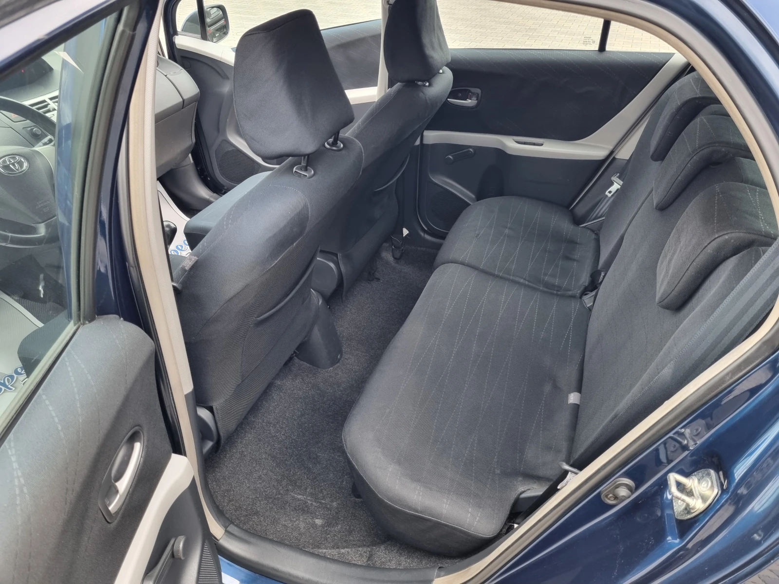 Toyota Yaris 1.4D4D-��������� | Mobile.bg � ����������� 11