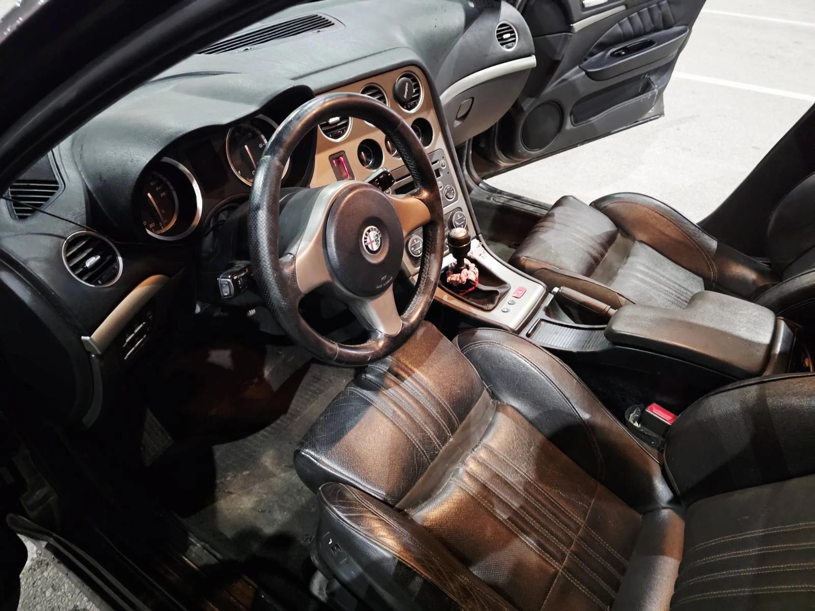 Alfa Romeo 159 sportwagon 1.9 JTDM, снимка 9 - Автомобили и джипове - 53819211