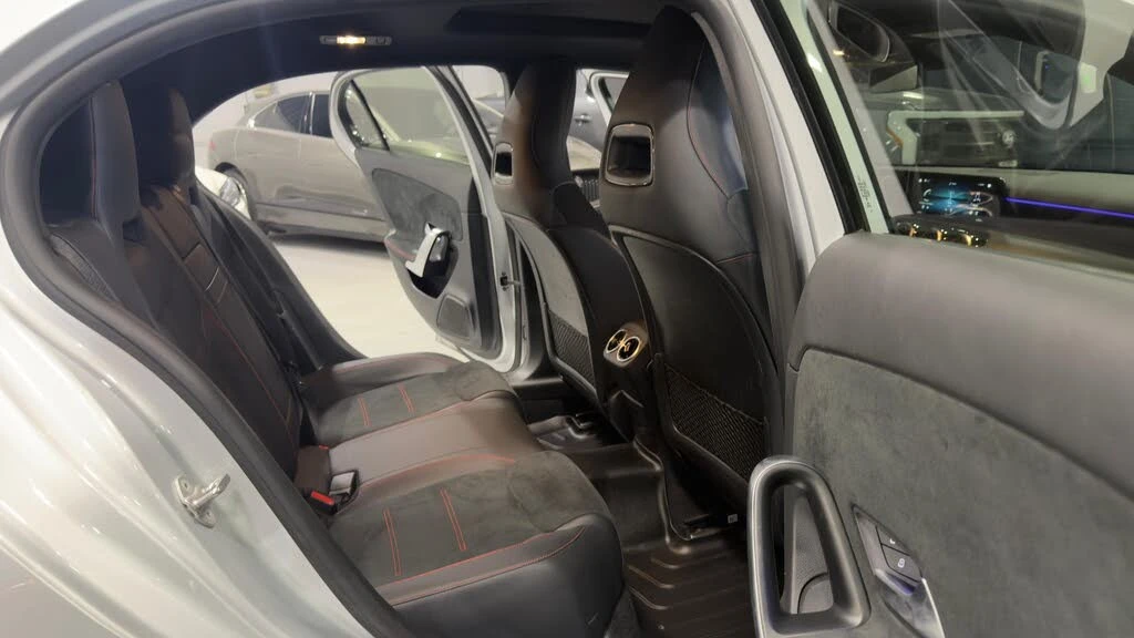 Mercedes-Benz A 250 4MATIC Hatchback* АвтоКредит* (Цена до БГ) , снимка 13 - Автомобили и джипове - 54227366