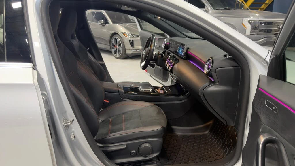 Mercedes-Benz A 250 4MATIC Hatchback* АвтоКредит* (Цена до БГ) , снимка 9 - Автомобили и джипове - 54227366